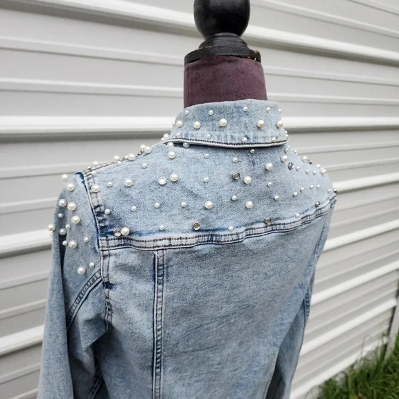 Urban Closet Women's Jewel Beaded Stretch Denim Jacket Crop Light Wash Sz S - Picture 7 of 13